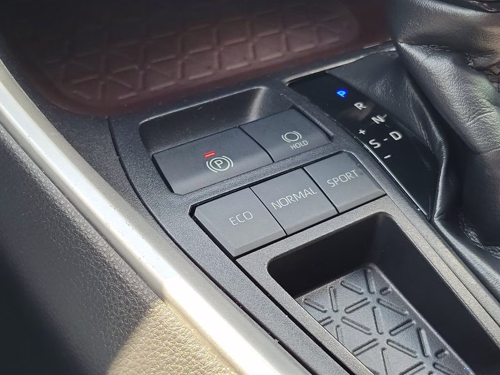 2019 Silver Sky Metallic Toyota RAV4 Limited FWD SUV