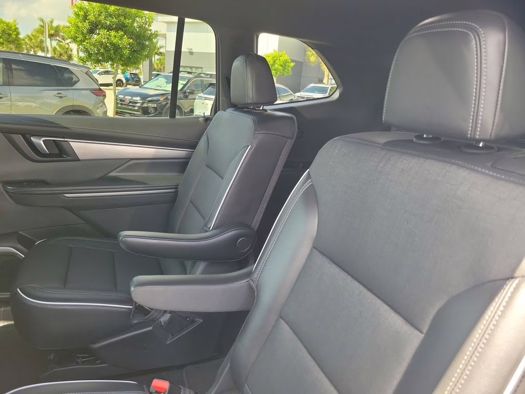 2025 Summit White Buick Enclave Preferred FWD SUV