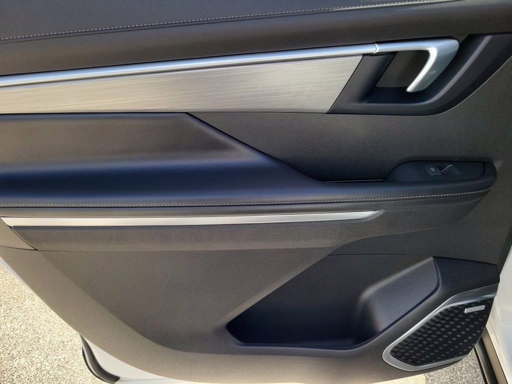2025 Summit White Buick Enclave Preferred FWD SUV