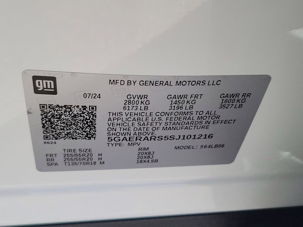 2025 Summit White Buick Enclave Preferred FWD SUV