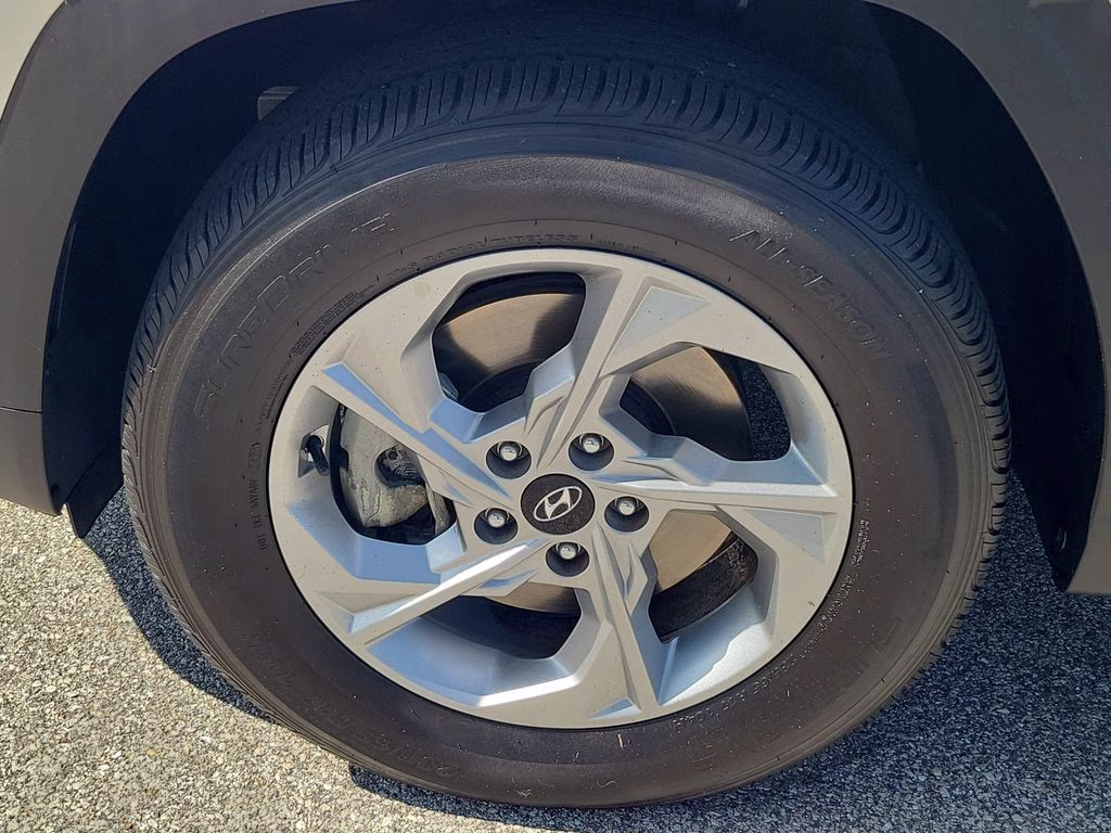 2024 Shimmering Silver Hyundai Tucson SEL AWD SUV
