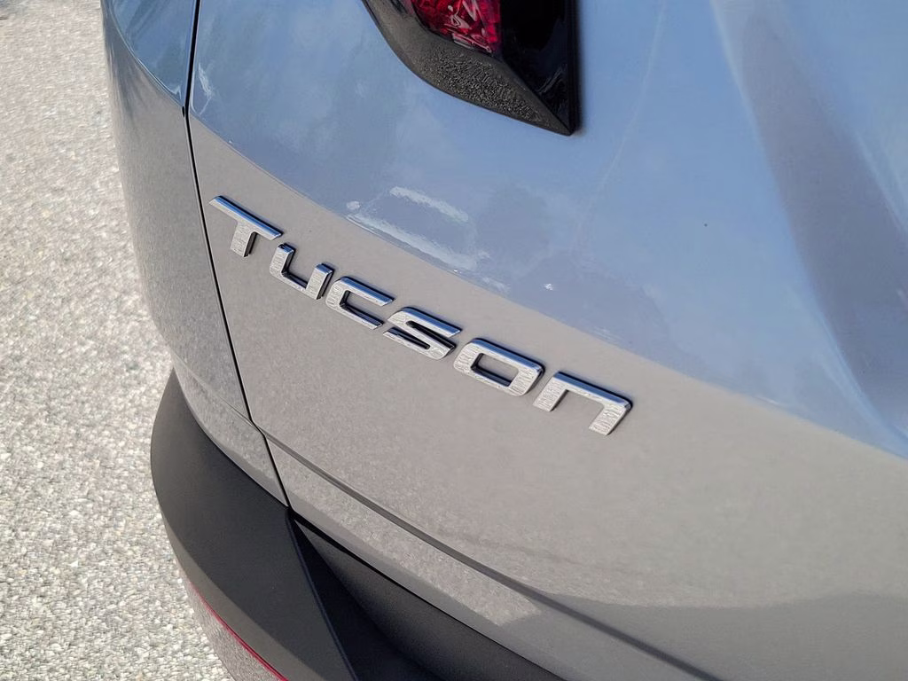 2024 Shimmering Silver Hyundai Tucson SEL AWD SUV