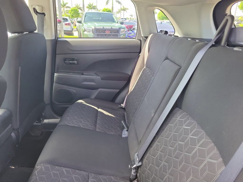 2022 Alloy Silver Metallic Mitsubishi Outlander Sport 2.0 S FWD SUV
