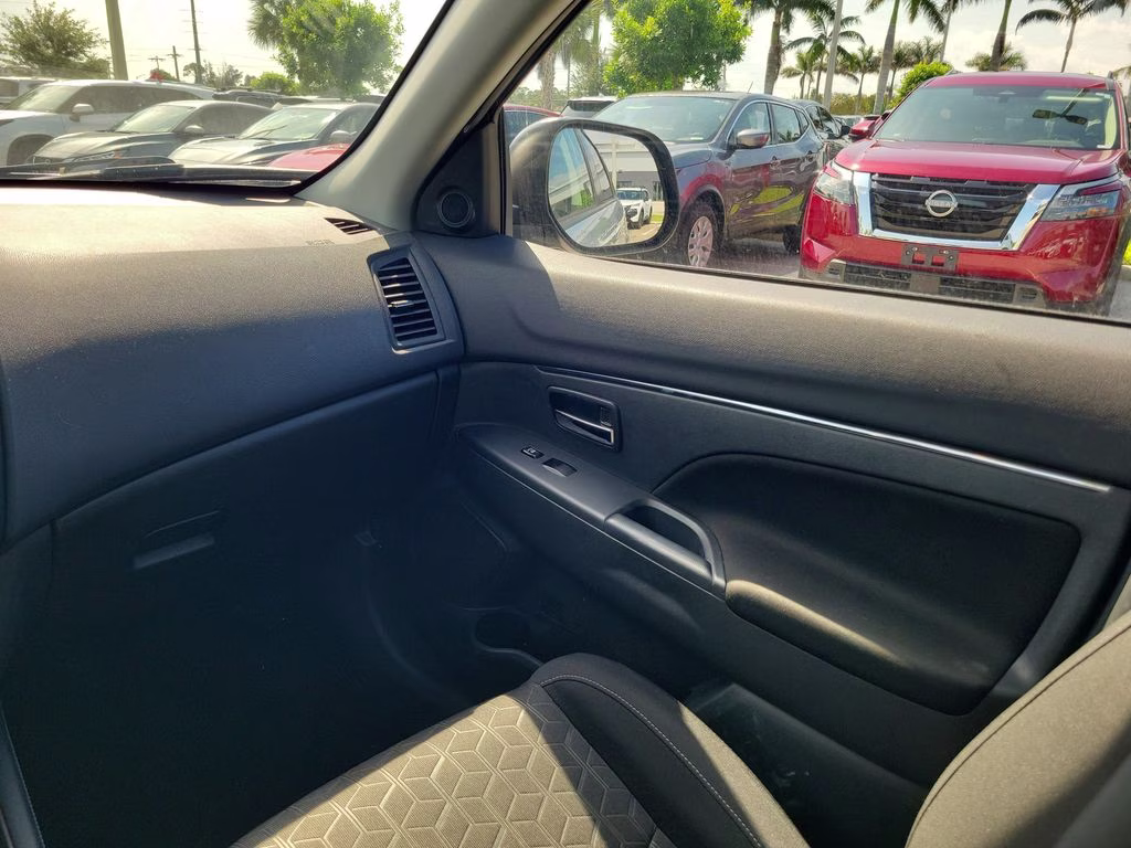2022 Alloy Silver Metallic Mitsubishi Outlander Sport 2.0 S FWD SUV