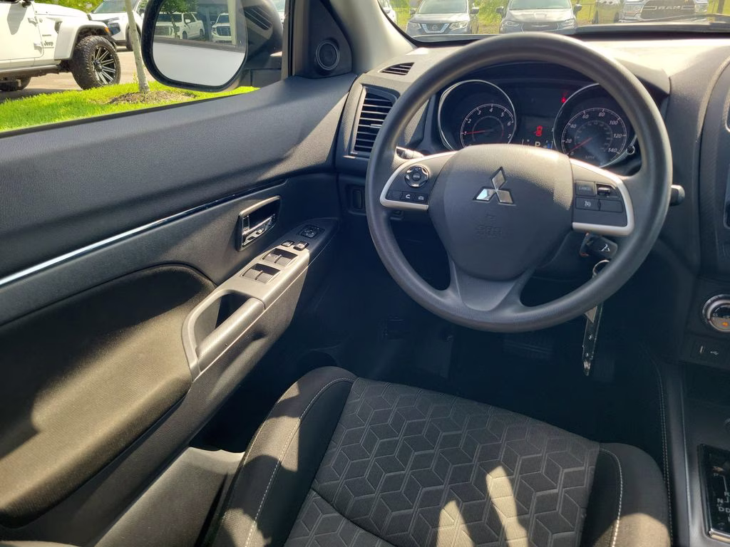 2022 Alloy Silver Metallic Mitsubishi Outlander Sport 2.0 S FWD SUV