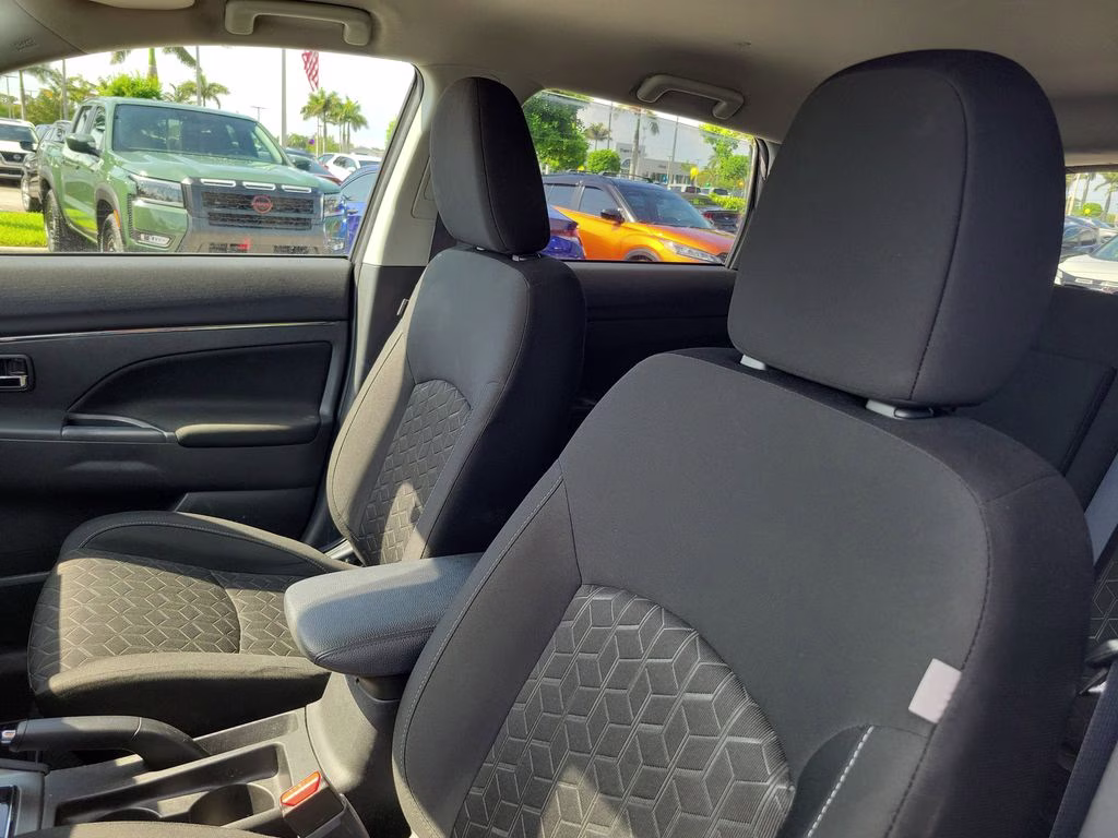 2022 Alloy Silver Metallic Mitsubishi Outlander Sport 2.0 S FWD SUV