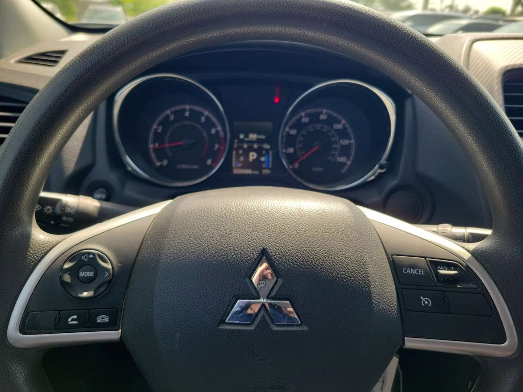 2022 Alloy Silver Metallic Mitsubishi Outlander Sport 2.0 S FWD SUV