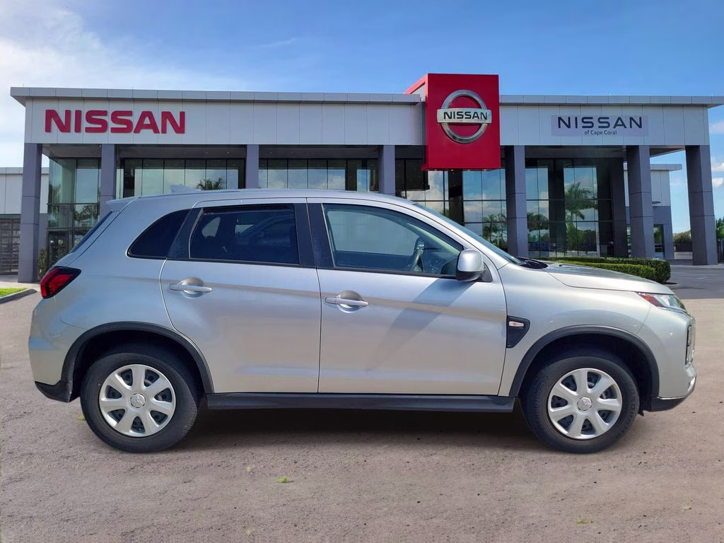 2022 Alloy Silver Metallic Mitsubishi Outlander Sport 2.0 S FWD SUV