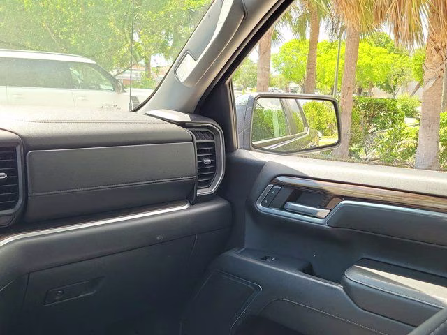 2022 Northsky Blue Metallic Chevrolet Silverado 1500 LT 4X4 Truck