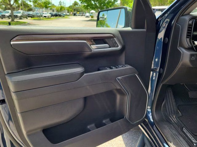 2022 Northsky Blue Metallic Chevrolet Silverado 1500 LT 4X4 Truck