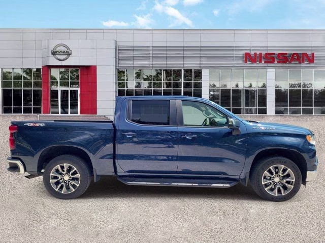 2022 Northsky Blue Metallic Chevrolet Silverado 1500 LT 4X4 Truck