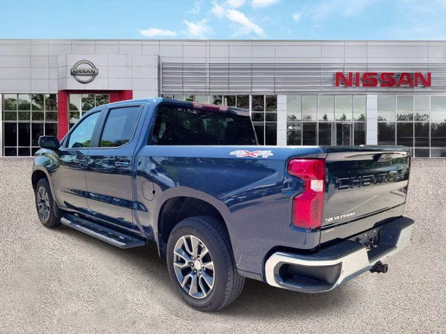 2022 Northsky Blue Metallic Chevrolet Silverado 1500 LT 4X4 Truck