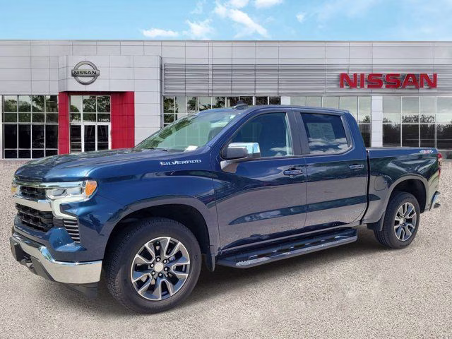 2022 Northsky Blue Metallic Chevrolet Silverado 1500 LT 4X4 Truck