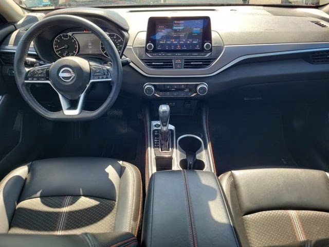 2023 Scarlet Ember Tintcoat Nissan Altima 2.5 SR FWD Sedan