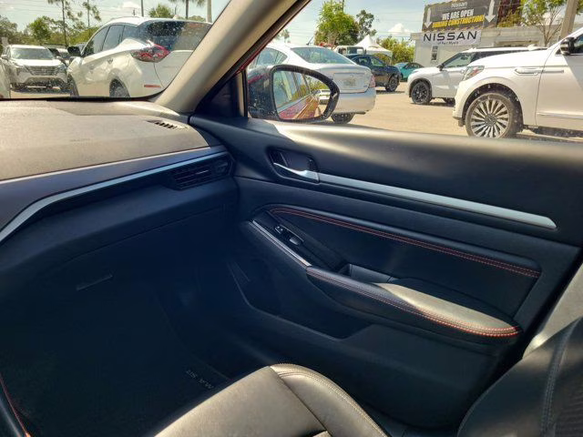 2023 Scarlet Ember Tintcoat Nissan Altima 2.5 SR FWD Sedan