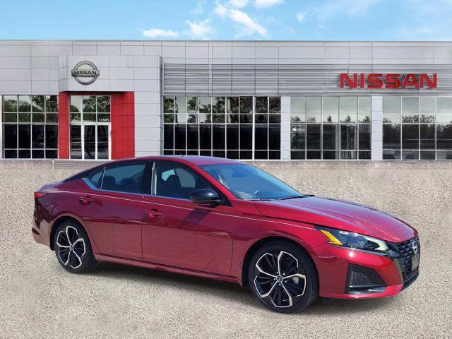 2023 Scarlet Ember Tintcoat Nissan Altima 2.5 SR FWD Sedan