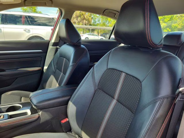 2023 Scarlet Ember Tintcoat Nissan Altima 2.5 SR FWD Sedan