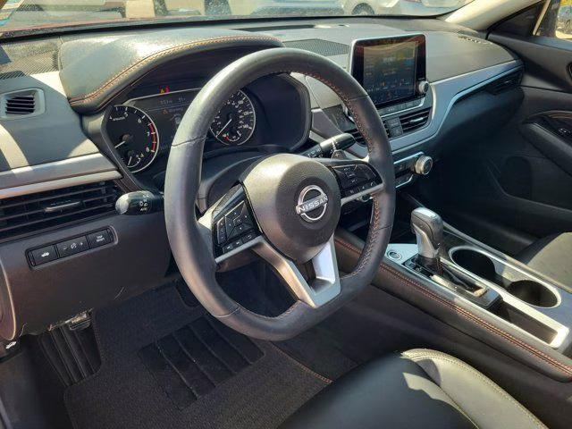 2023 Scarlet Ember Tintcoat Nissan Altima 2.5 SR FWD Sedan