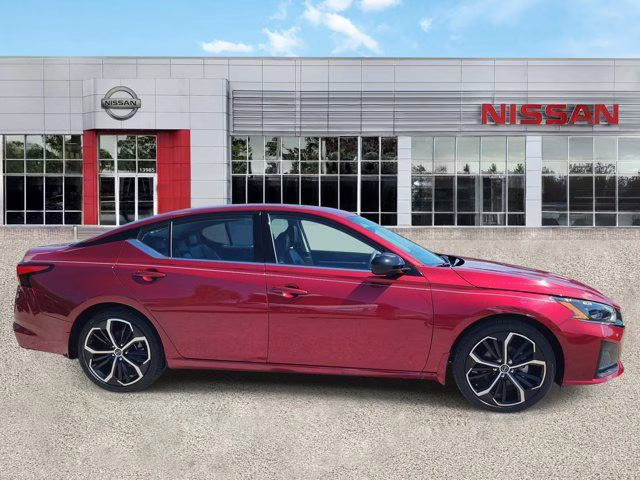 2023 Scarlet Ember Tintcoat Nissan Altima 2.5 SR FWD Sedan