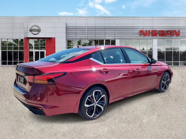 2023 Scarlet Ember Tintcoat Nissan Altima 2.5 SR FWD Sedan
