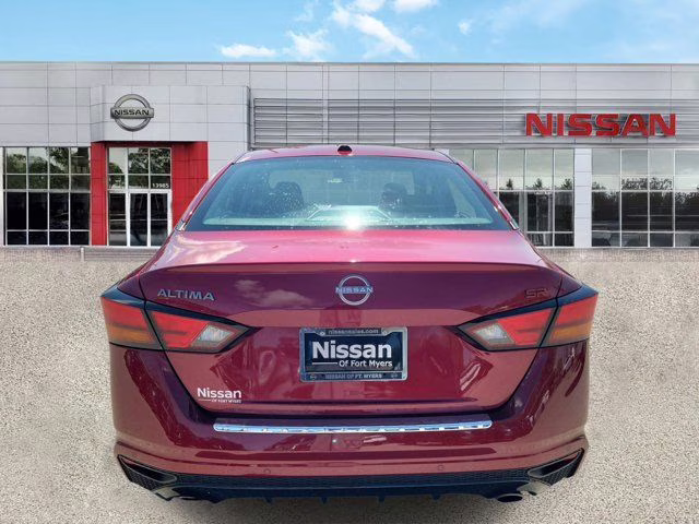 2023 Scarlet Ember Tintcoat Nissan Altima 2.5 SR FWD Sedan