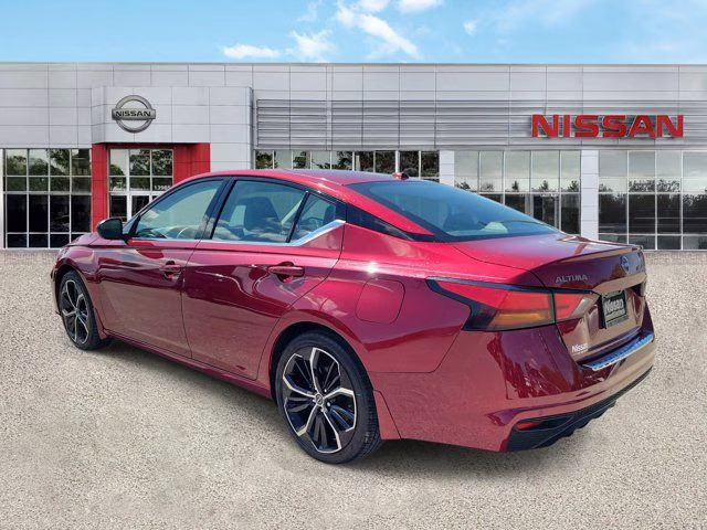 2023 Scarlet Ember Tintcoat Nissan Altima 2.5 SR FWD Sedan
