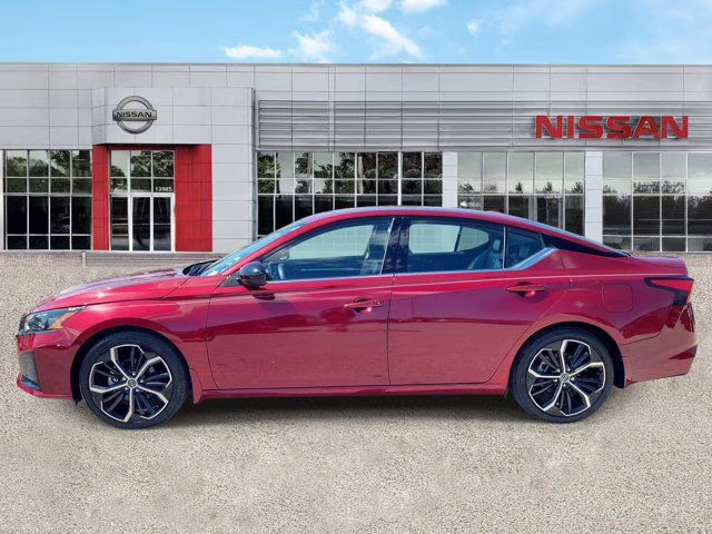 2023 Scarlet Ember Tintcoat Nissan Altima 2.5 SR FWD Sedan