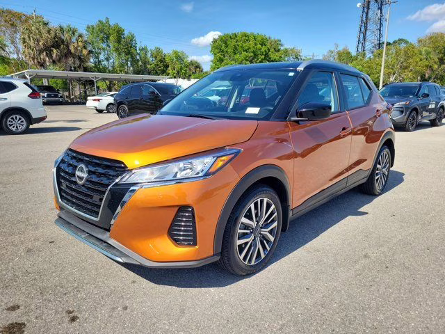 2024 Monarch Orange Metallic/Super Black Nissan Kicks SV FWD SUV