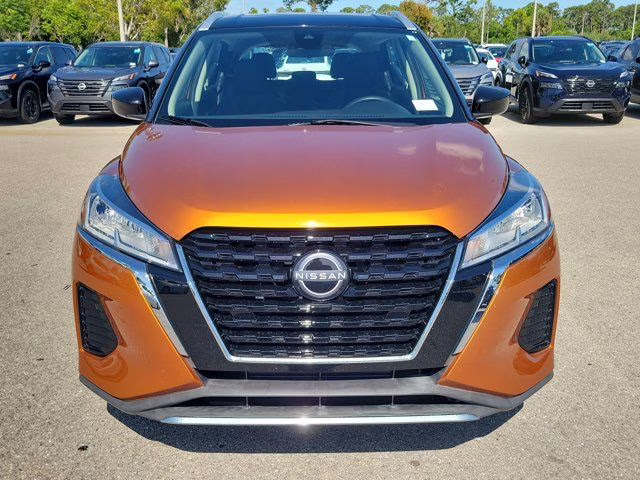 2024 Monarch Orange Metallic/Super Black Nissan Kicks SV FWD SUV
