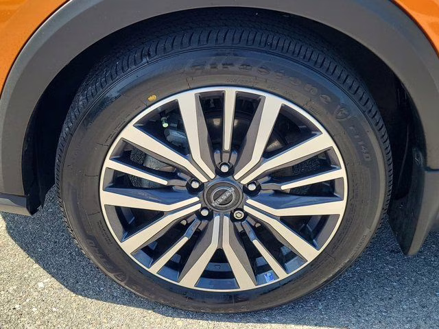2024 Monarch Orange Metallic/Super Black Nissan Kicks SV FWD SUV