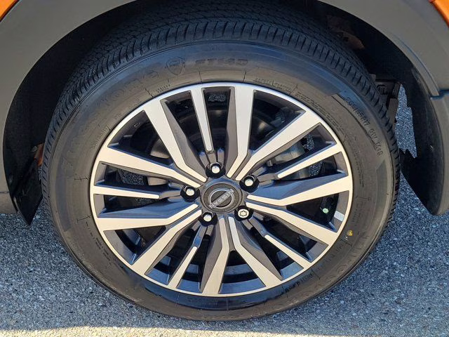 2024 Monarch Orange Metallic/Super Black Nissan Kicks SV FWD SUV
