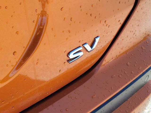 2024 Monarch Orange Metallic/Super Black Nissan Kicks SV FWD SUV