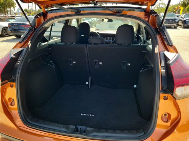 2024 Monarch Orange Metallic/Super Black Nissan Kicks SV FWD SUV