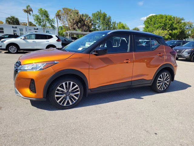 2024 Monarch Orange Metallic/Super Black Nissan Kicks SV FWD SUV