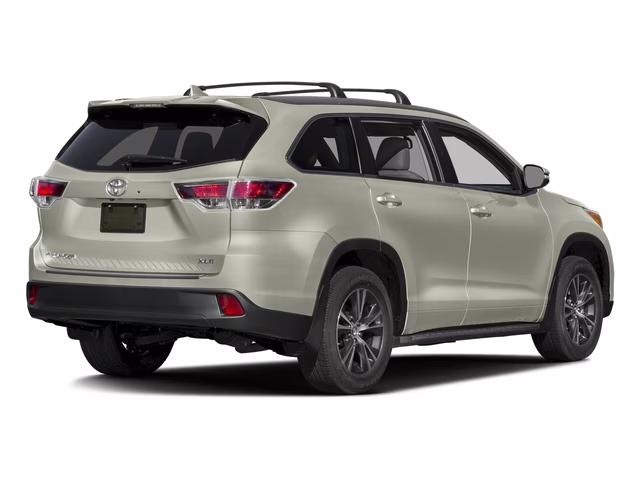 2016 Blizzard Pearl Toyota Highlander XLE V6 FWD SUV