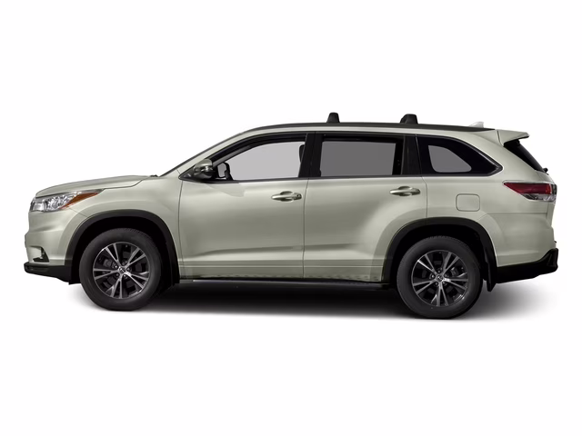 2016 Blizzard Pearl Toyota Highlander XLE V6 FWD SUV
