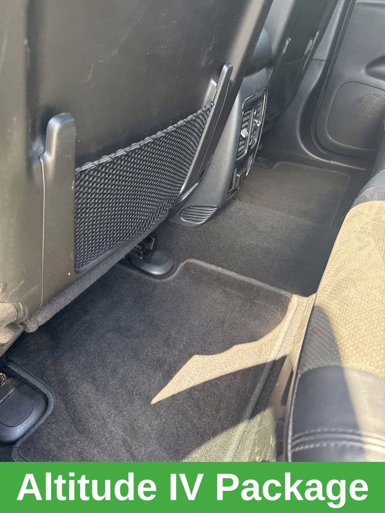 2019 Granite Crystal Metallic Clearcoat Jeep Grand Cherokee Altitude 4X4 SUV