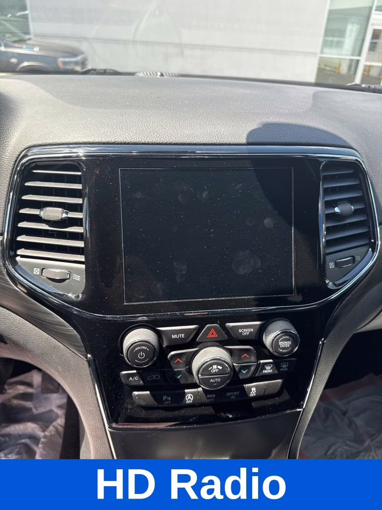 2019 Granite Crystal Metallic Clearcoat Jeep Grand Cherokee Altitude 4X4 SUV