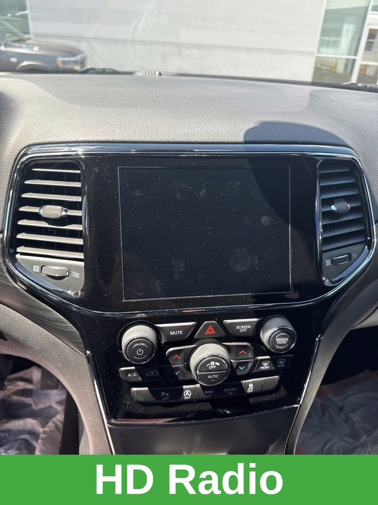 2019 Granite Crystal Metallic Clearcoat Jeep Grand Cherokee Altitude 4X4 SUV