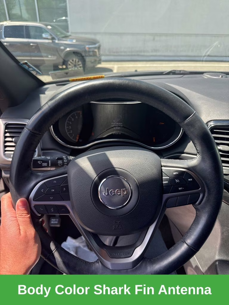 2019 Granite Crystal Metallic Clearcoat Jeep Grand Cherokee Altitude 4X4 SUV