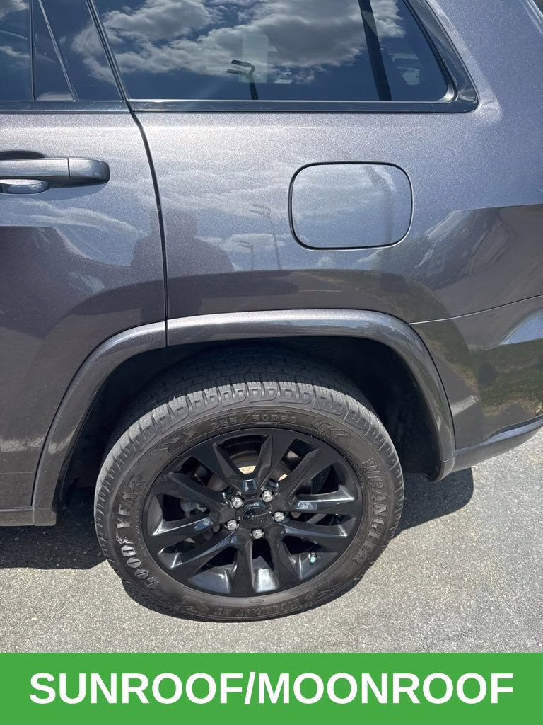 2019 Granite Crystal Metallic Clearcoat Jeep Grand Cherokee Altitude 4X4 SUV