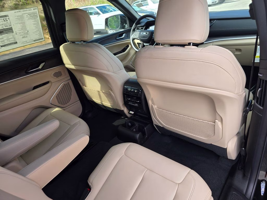 2026 Diamond Black Crystal Pearlcoat Jeep Grand Cherokee L Limited 4X4 SUV