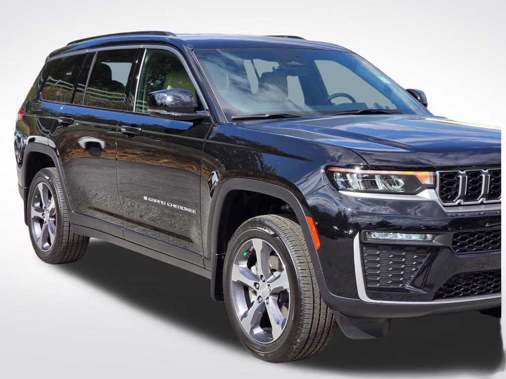 2026 Diamond Black Crystal Pearlcoat Jeep Grand Cherokee L Limited 4X4 SUV