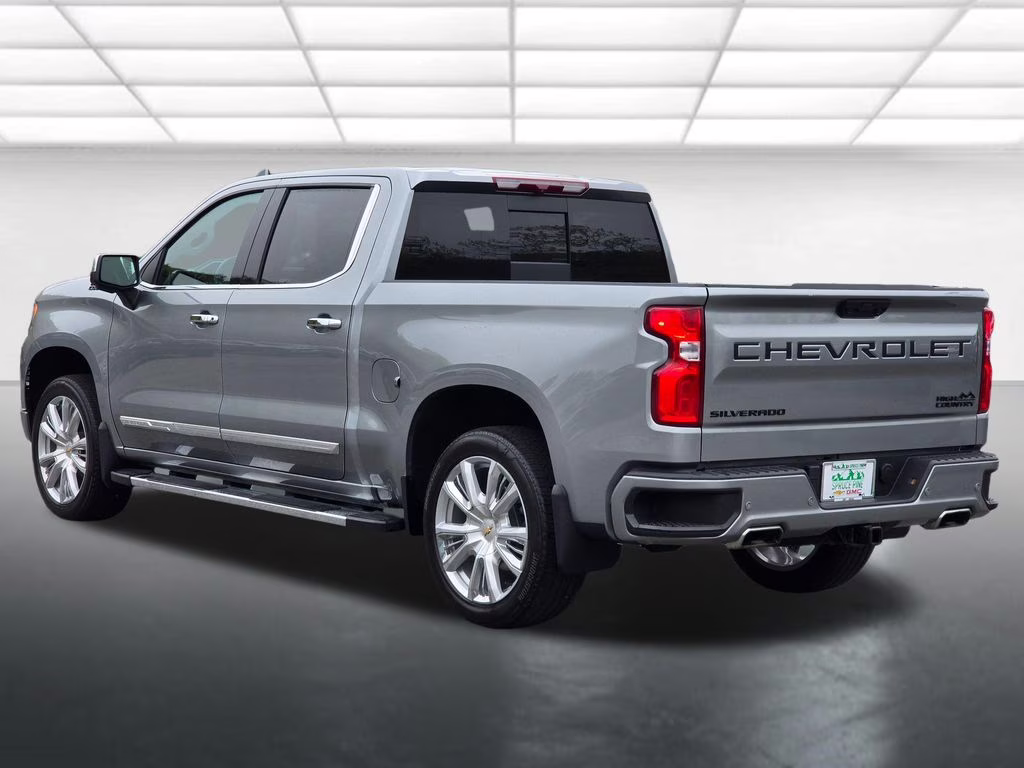 2024 Sterling Gray Metallic Chevrolet Silverado 1500 High Country 4X4 Truck