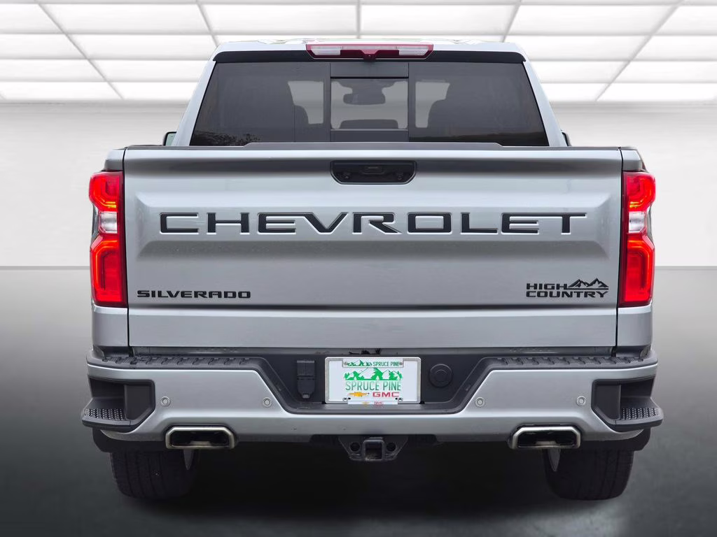 2024 Sterling Gray Metallic Chevrolet Silverado 1500 High Country 4X4 Truck