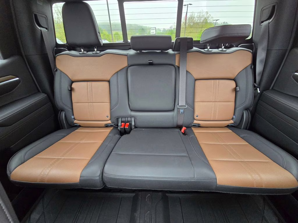 2024 Sterling Gray Metallic Chevrolet Silverado 1500 High Country 4X4 Truck