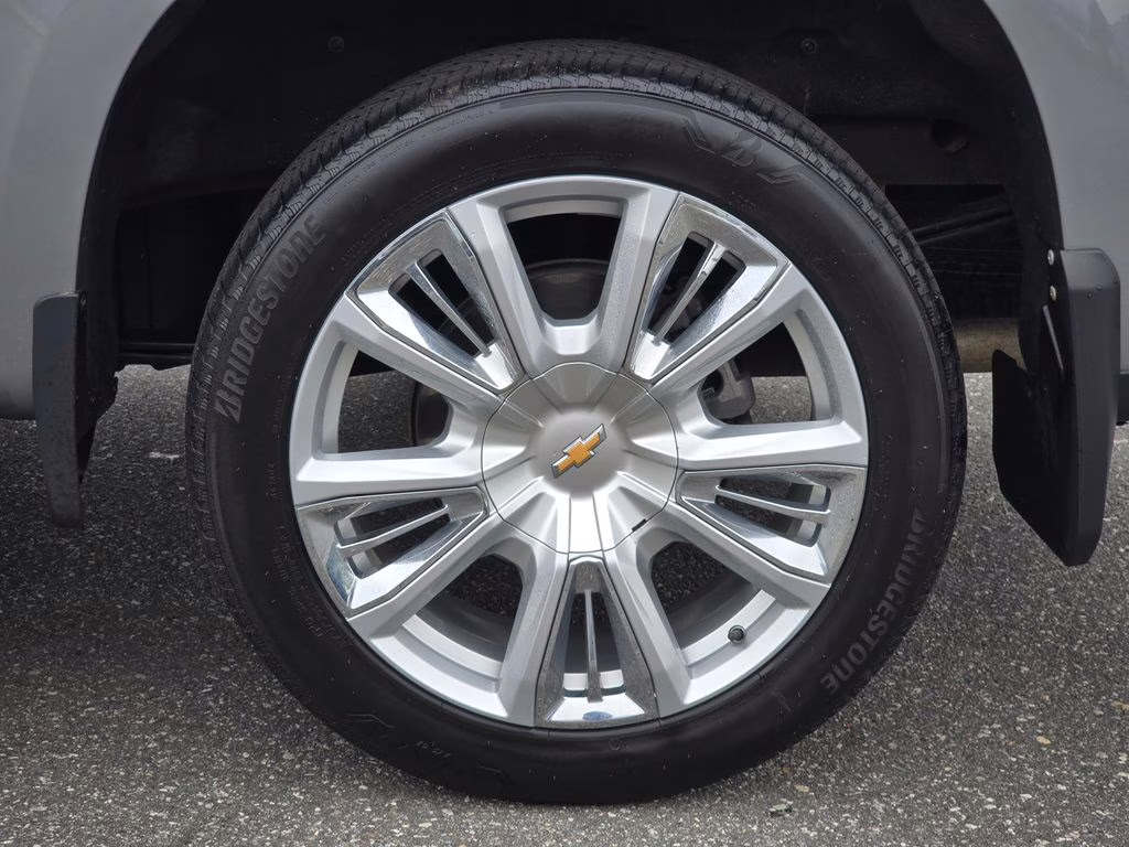 2024 Sterling Gray Metallic Chevrolet Silverado 1500 High Country 4X4 Truck