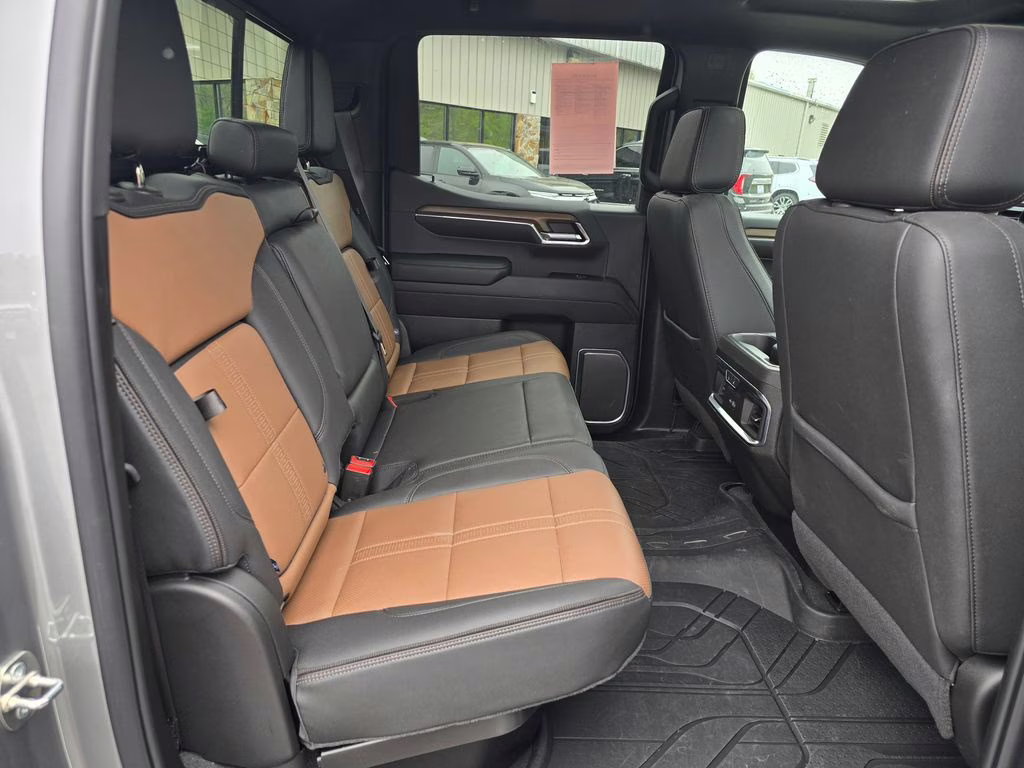 2024 Sterling Gray Metallic Chevrolet Silverado 1500 High Country 4X4 Truck