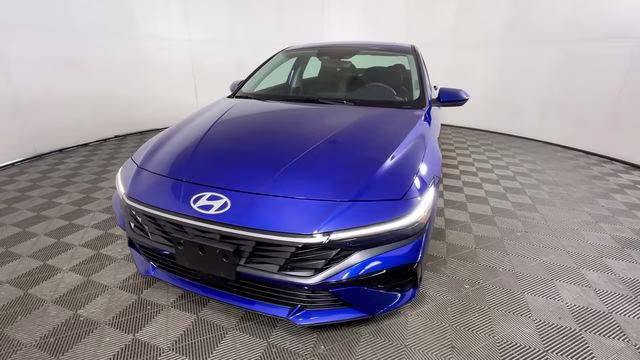 2025 Intense Blue Hyundai Elantra SEL Convenience FWD Sedan