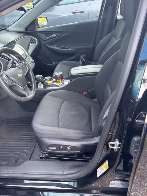 2022 Mosaic Black Metallic Chevrolet Malibu LT FWD Sedan